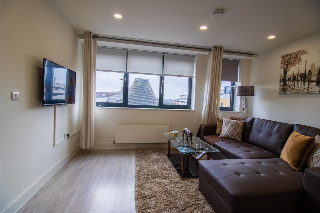 Virexxa Bedford Centre - Executive Suite - 2Bed Flat With Free Parking & Gym Exterior photo