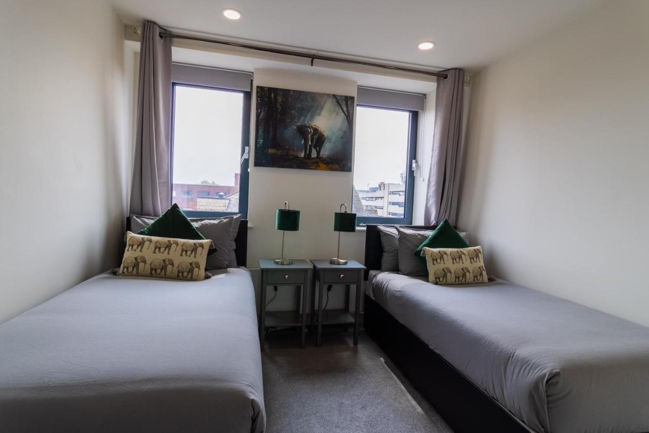 Virexxa Bedford Centre - Executive Suite - 2Bed Flat With Free Parking & Gym Exterior photo